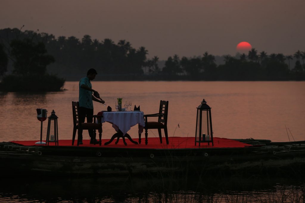 Best_Backwater_Hotel_in_Kollam_Varkala_Special_Dinner