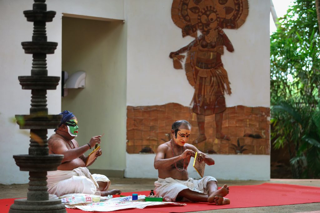 Fragrant_Nature_Kerala_Kathakali_dance_makeup_information