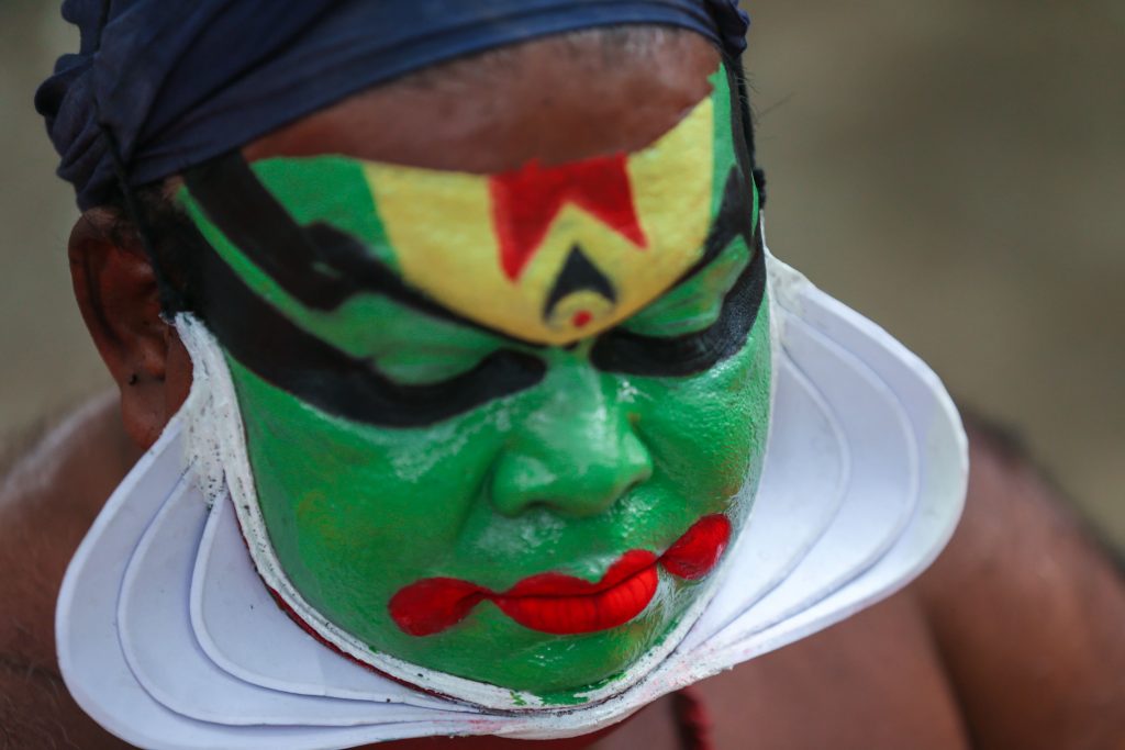 Fragrant_Nature_Kerala_Kathakali_makeup