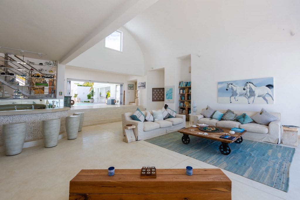 SHOT-8-2048px-SANTORINI-PHOTO-MAIN-VILLA-GENERAL-SHOT-8-001-HDR